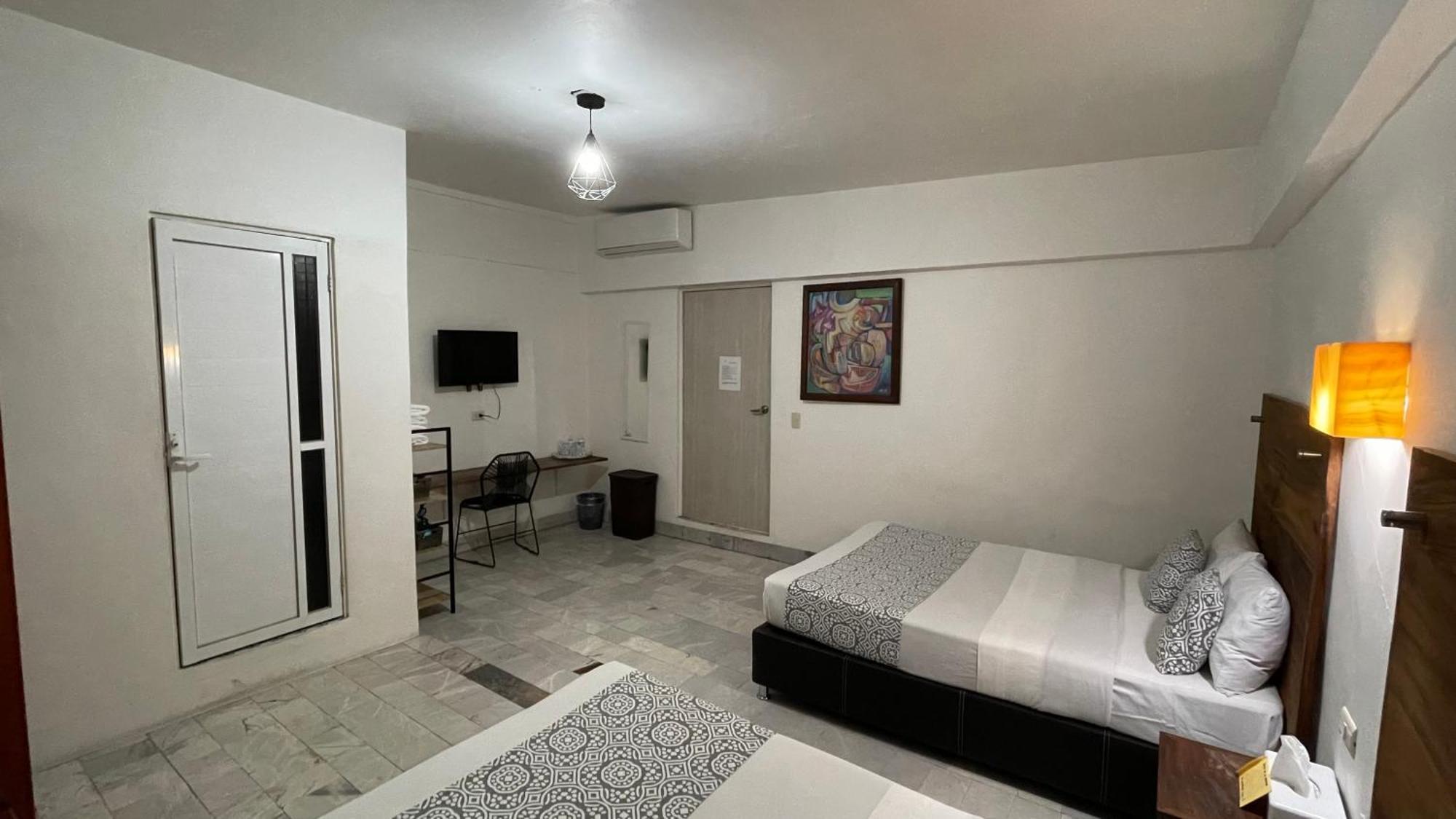 Ixaya Hotel Puerto Vallarta Bagian luar foto