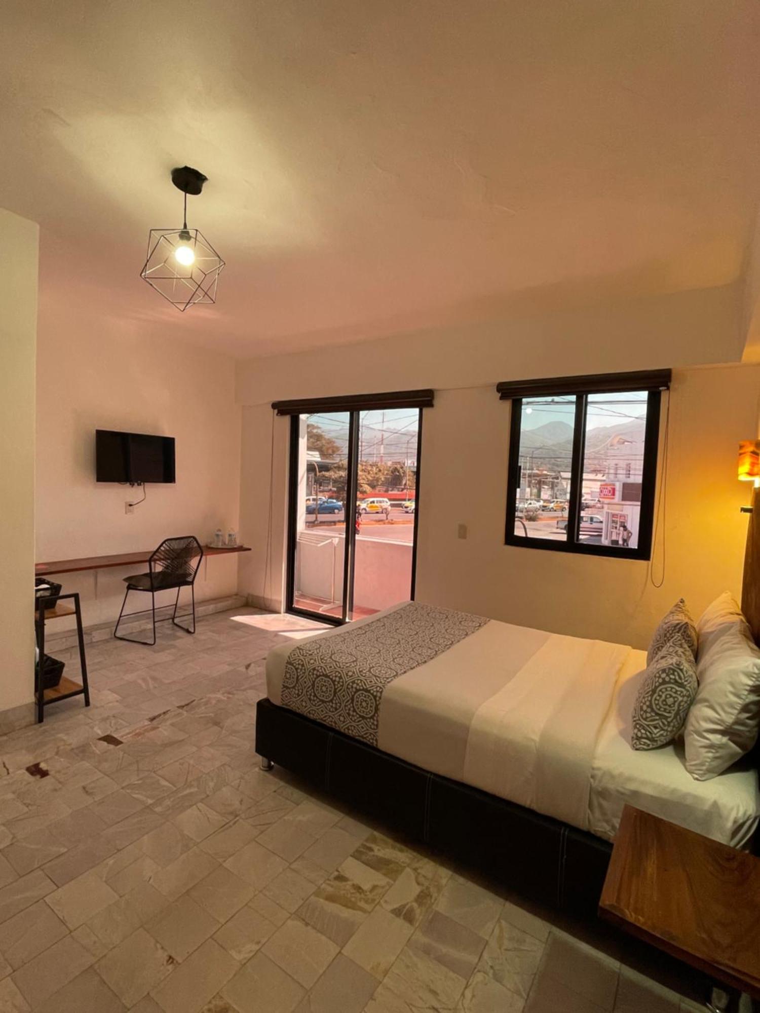 Ixaya Hotel Puerto Vallarta Bagian luar foto